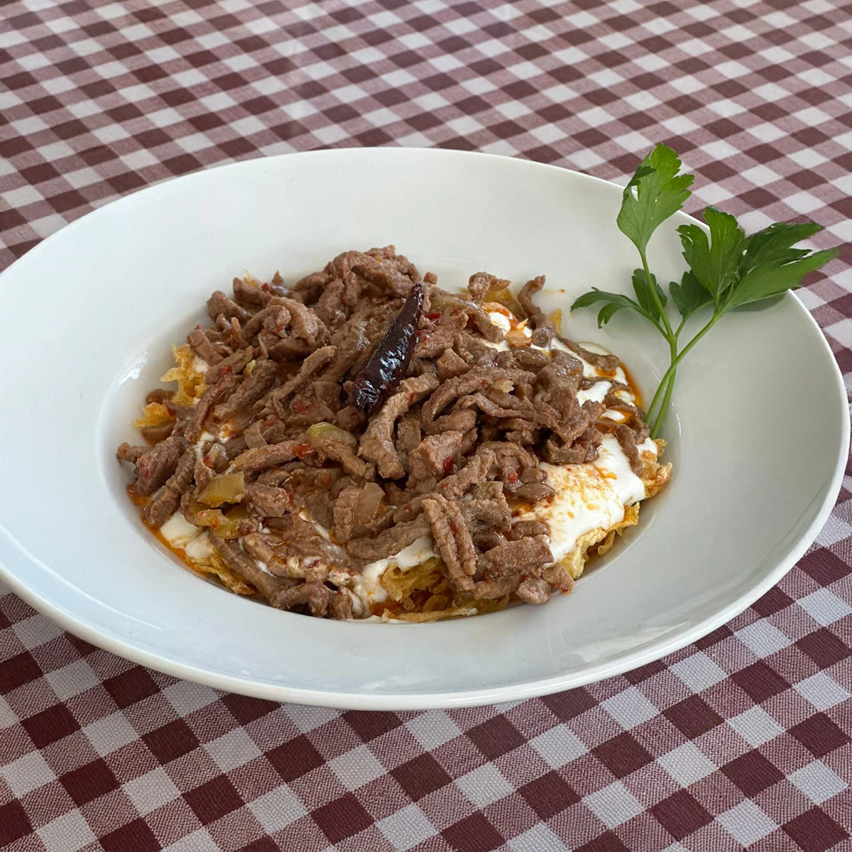 Çökertme Kebabı (Patates, yoğurt, et kombinasyonu)