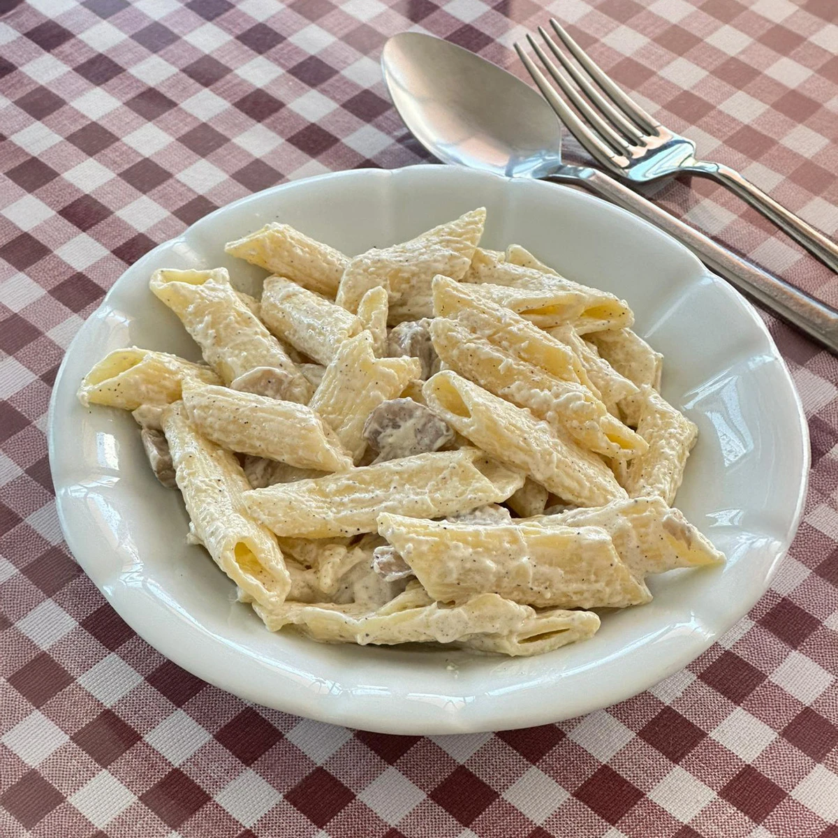 Kremalı Mantarlı Penne