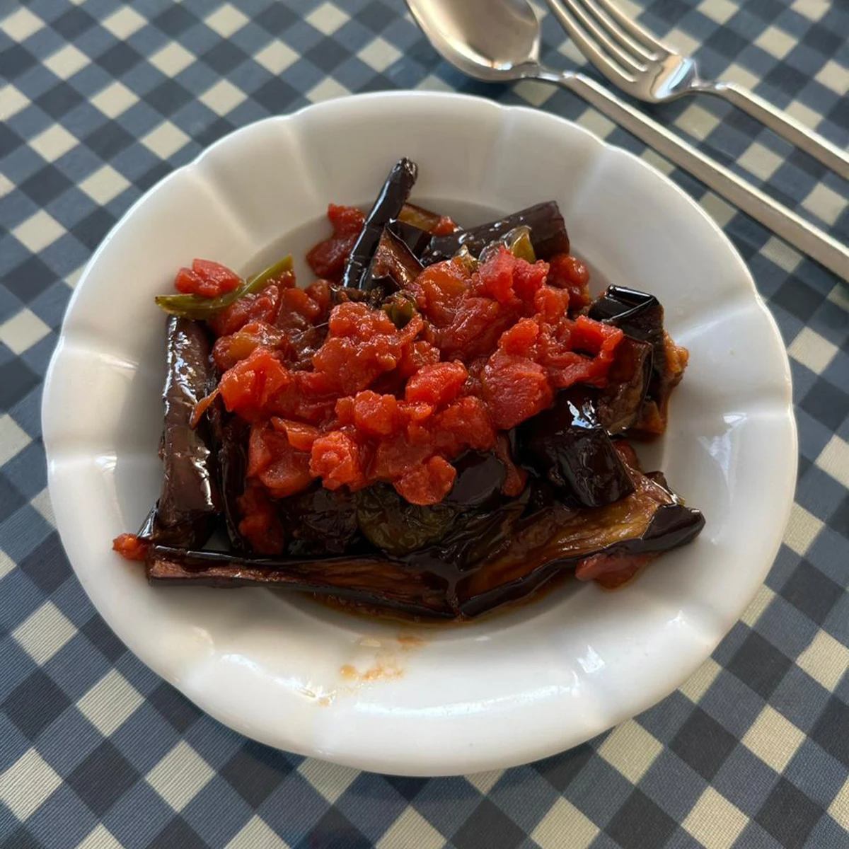 Şakşuka (Domates Soslu Kızartma Patlıcan)